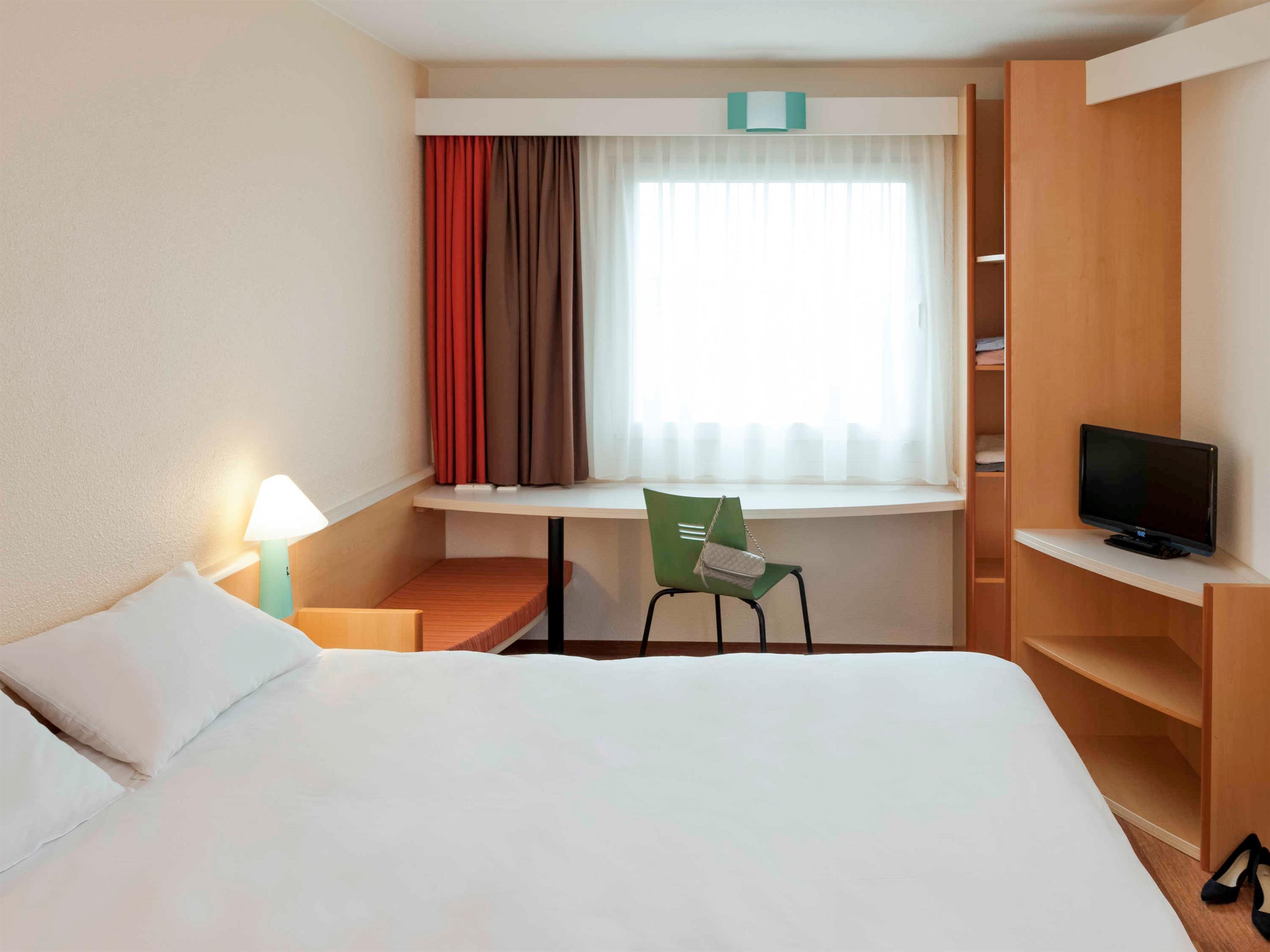Hotel Ibis Milano Centro Esterno foto