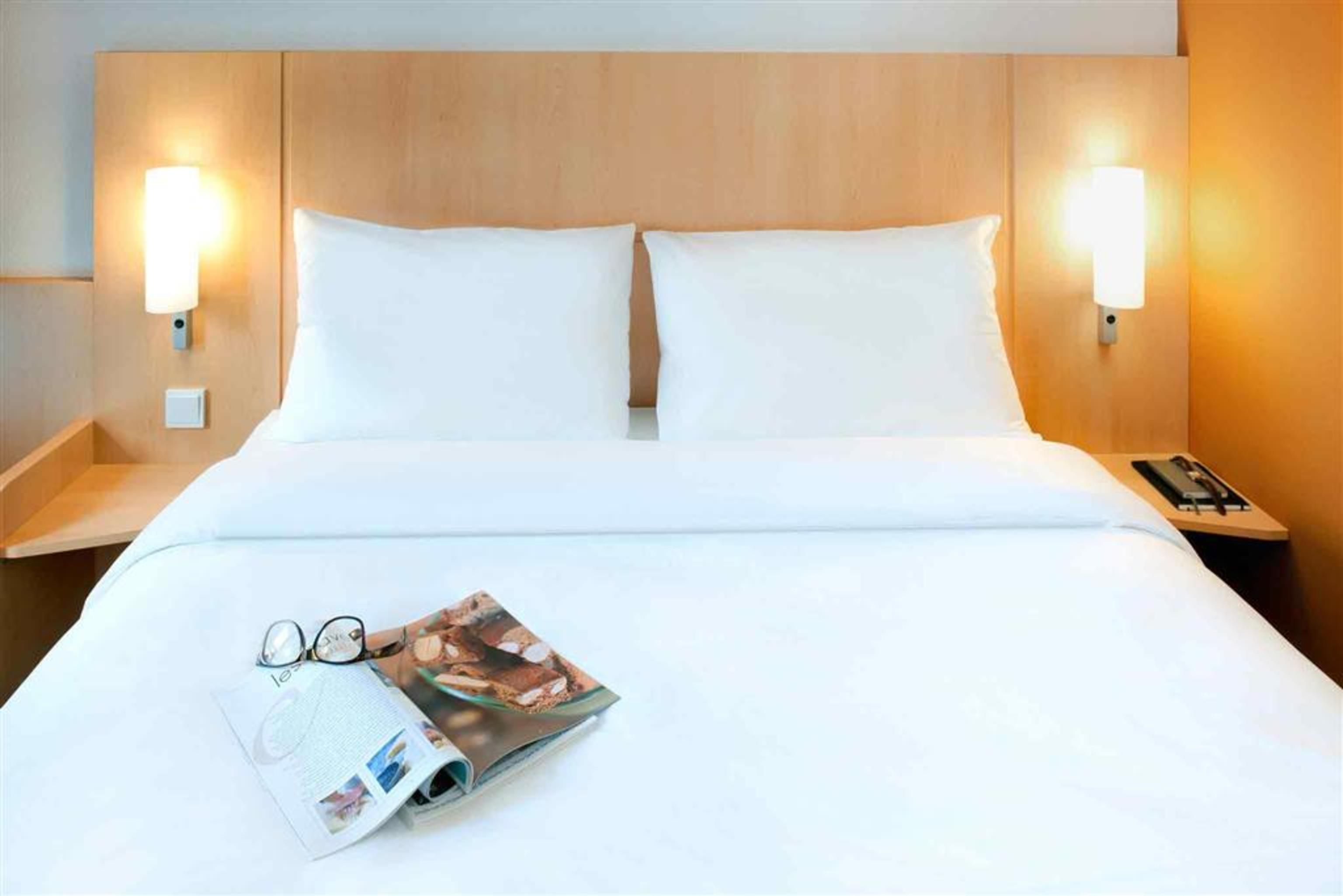 Hotel Ibis Milano Centro Esterno foto