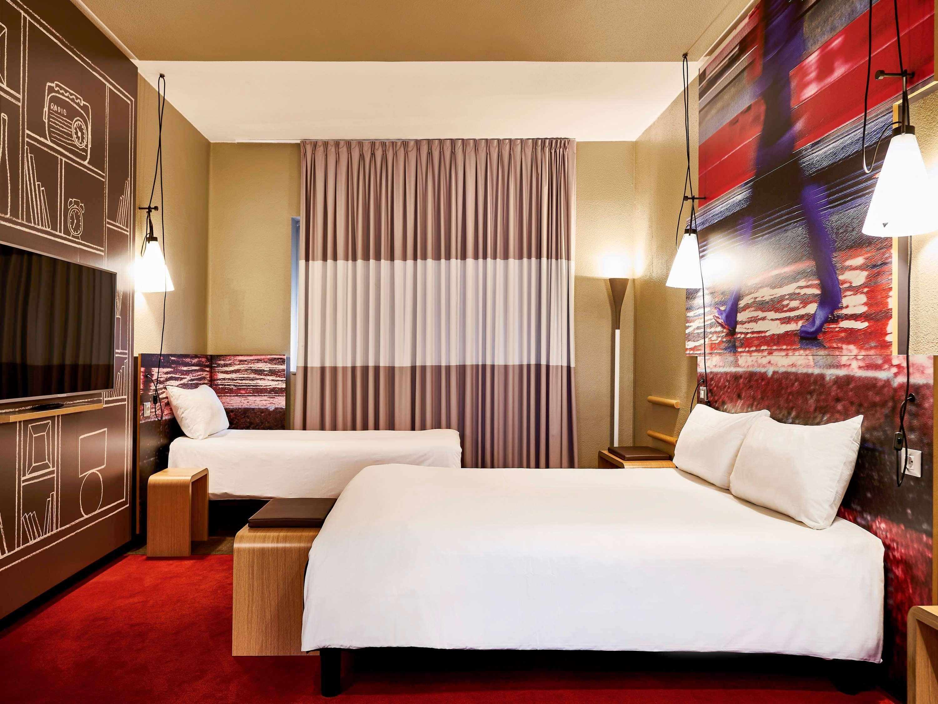 Hotel Ibis Milano Centro Esterno foto