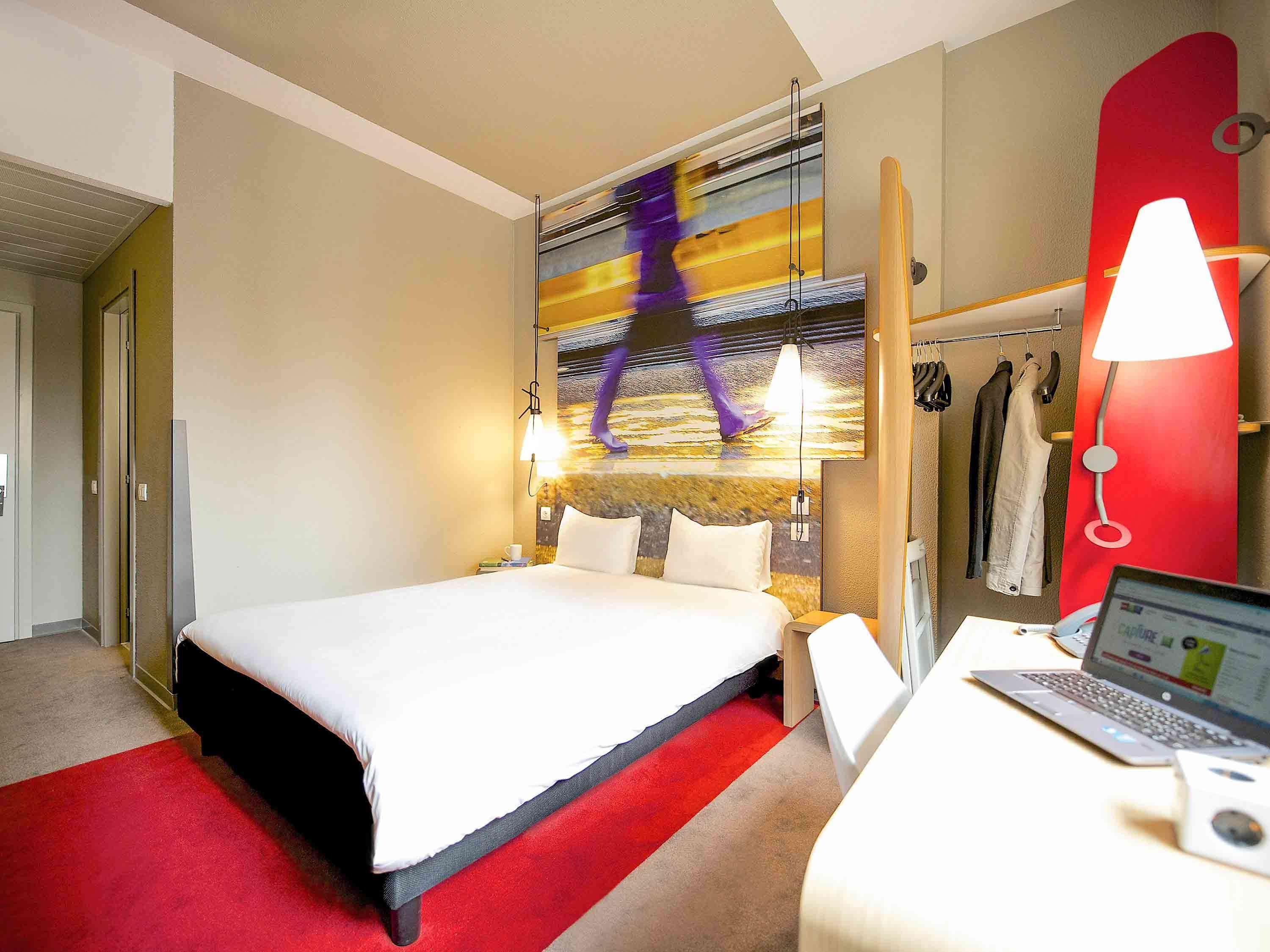 Hotel Ibis Milano Centro Esterno foto