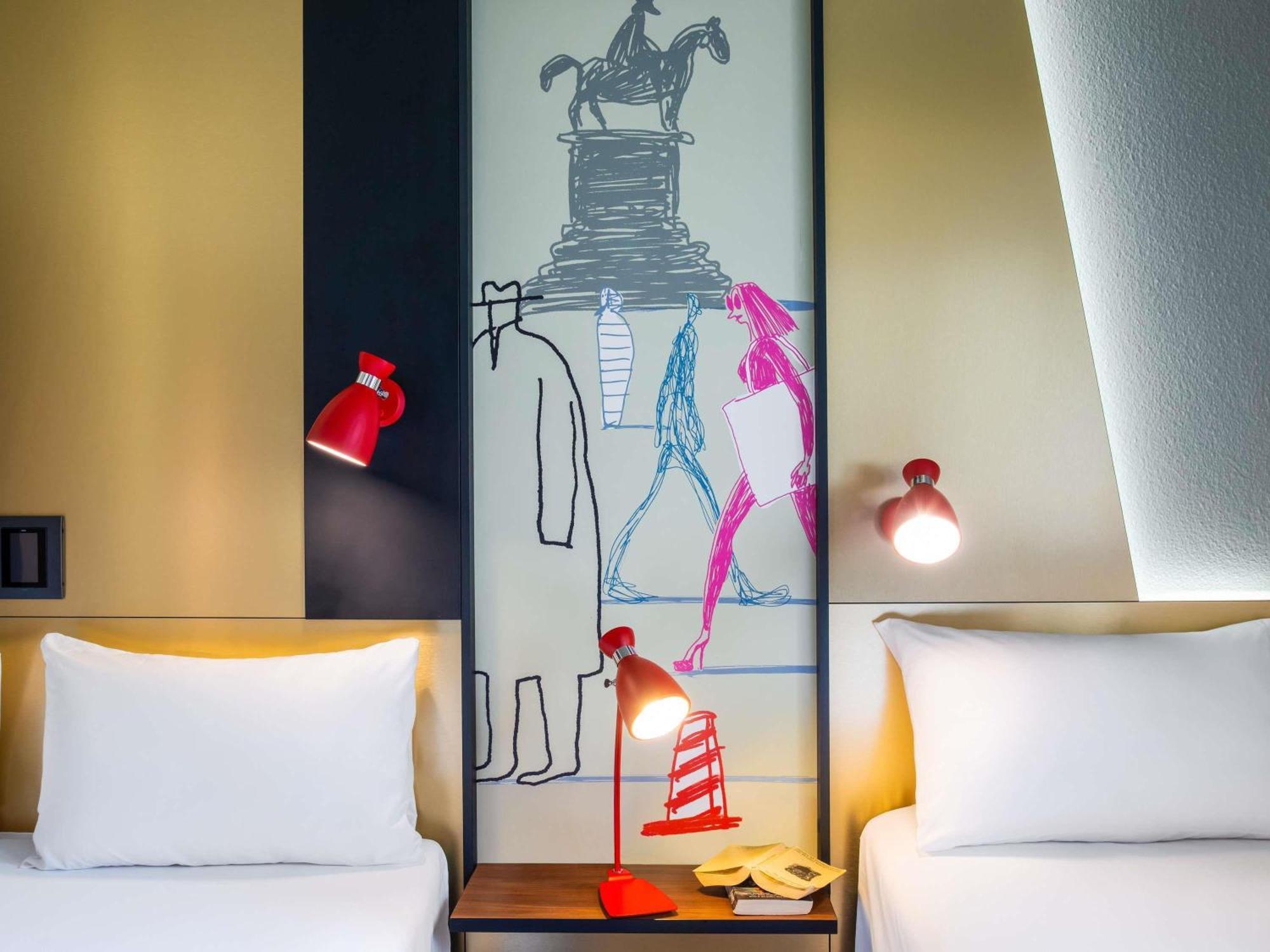 Hotel Ibis Milano Centro Esterno foto