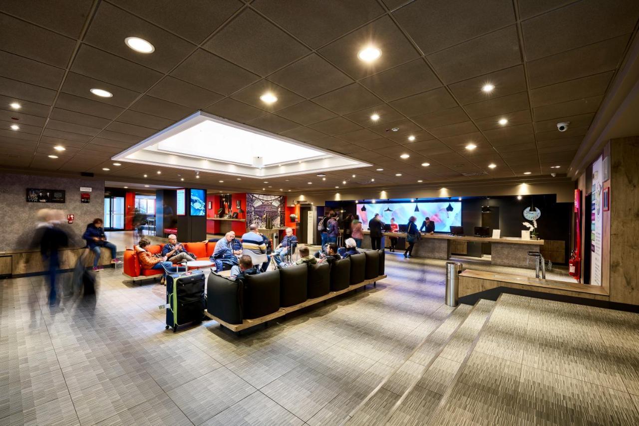 Hotel Ibis Milano Centro Esterno foto