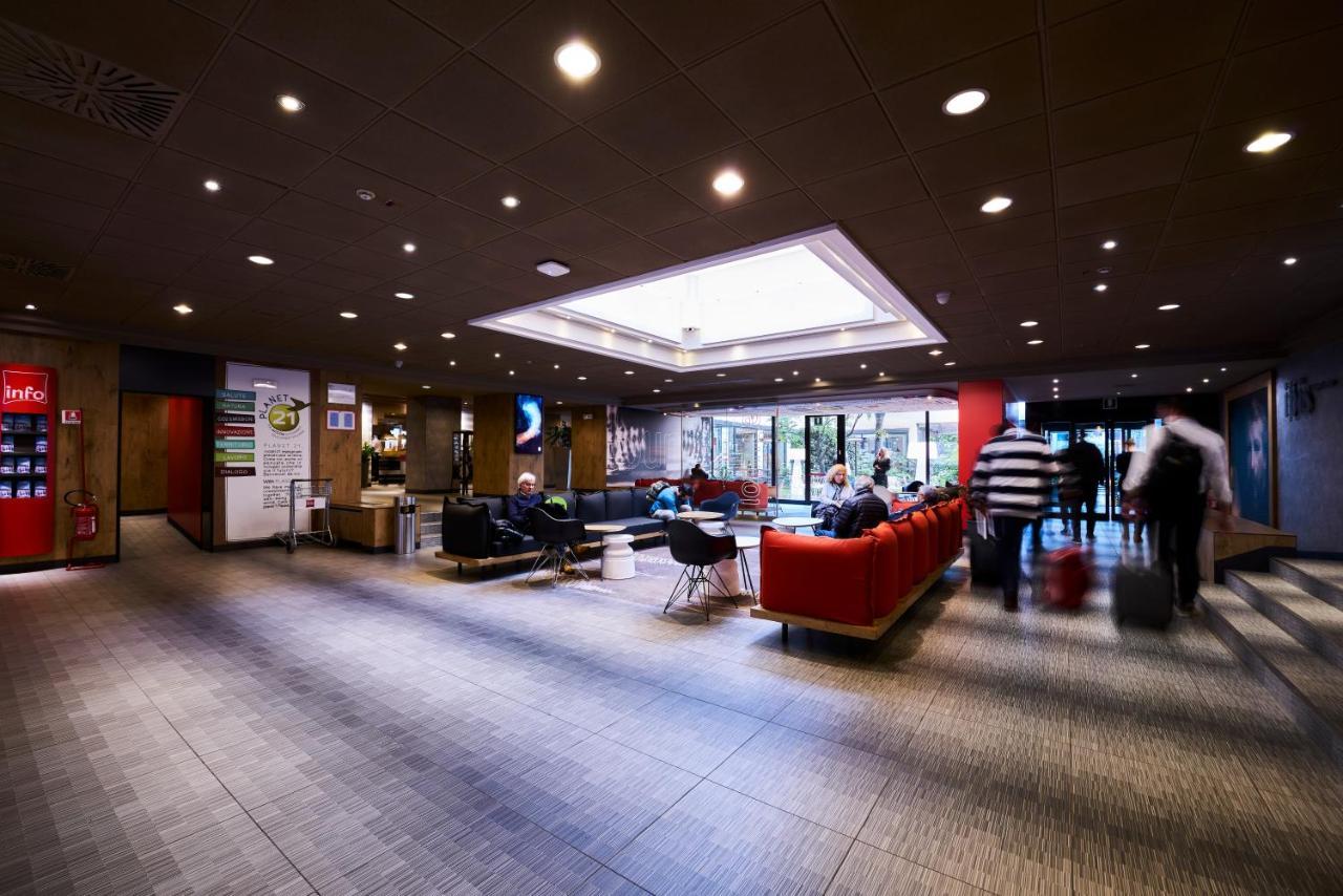 Hotel Ibis Milano Centro Esterno foto